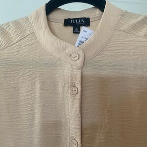 Mandarin collared blouse